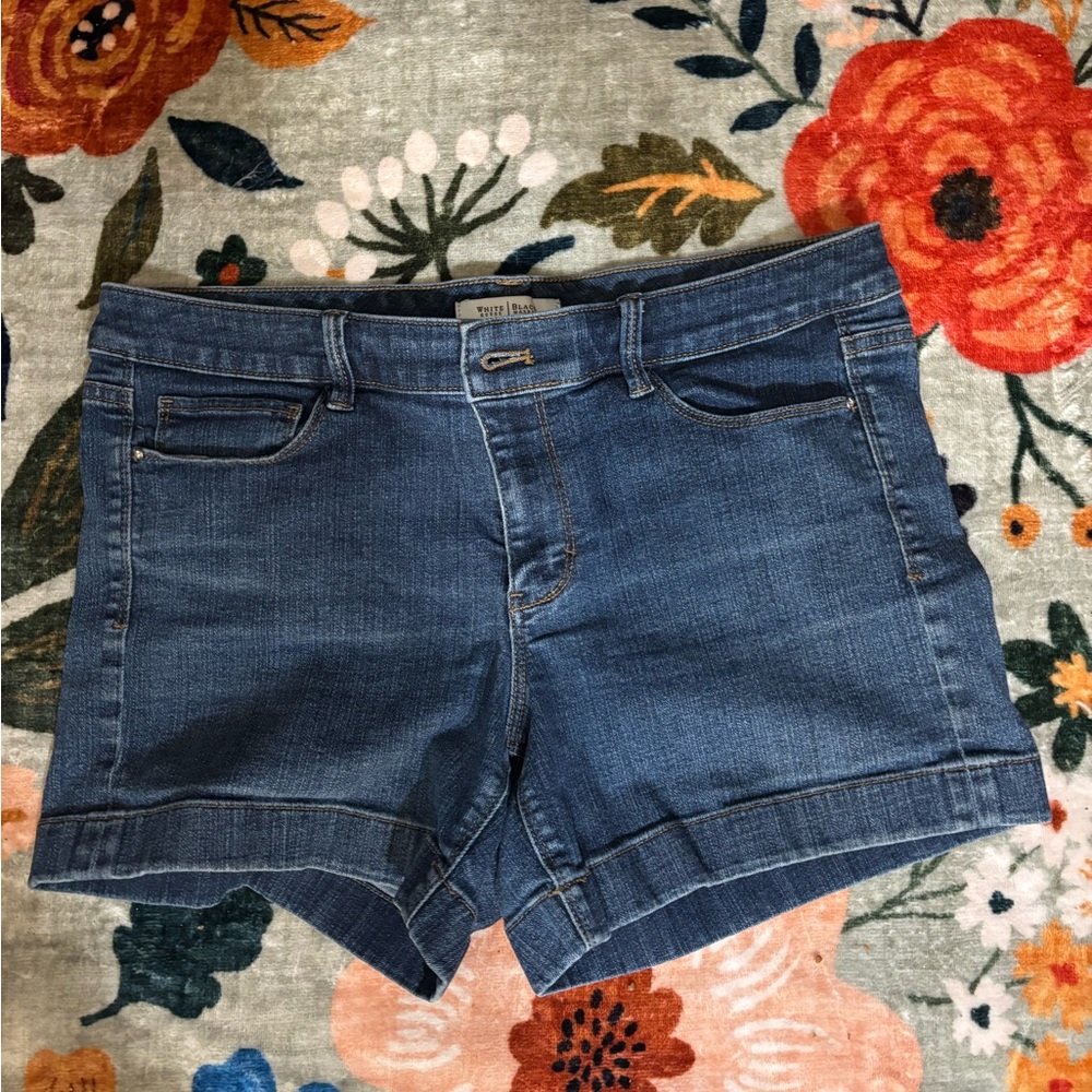 White House Black Market Blanc Denim Jeans Women's Shorts size 10